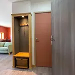 La Fabrik 54 T2 1ch Neuf Dispo 1er Mai 26 , Coeur Du Vignoble Dans Village Tous Commerces Cahuzac-sur-Vère